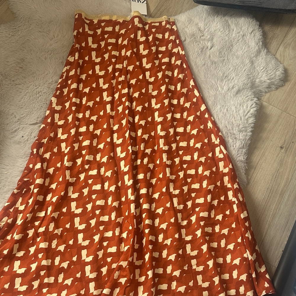 NWT Zara Orange and Cream Patterned Midi Skirt